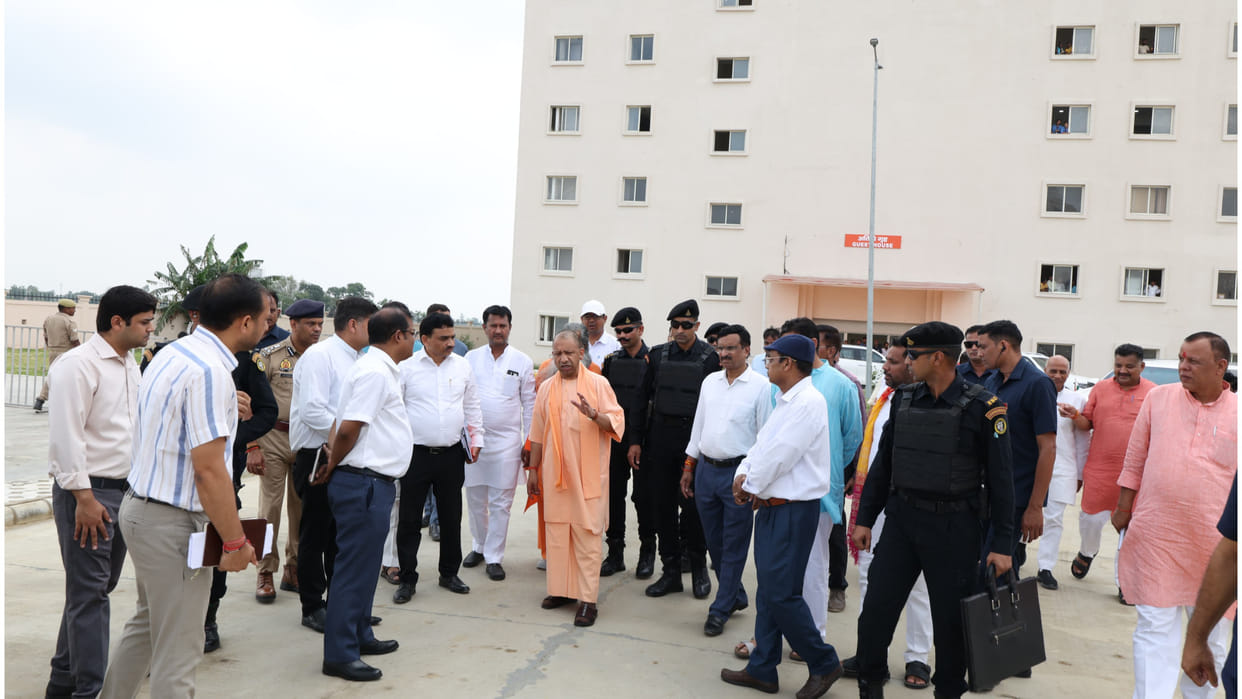CM Yogi inspected Gorakhpur for the second day in view of the President's visit and gave instructions