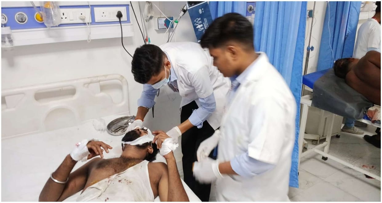 Bloody clash in Kaudiyan village of Siwan, more than a dozen people injured in years old rivalry