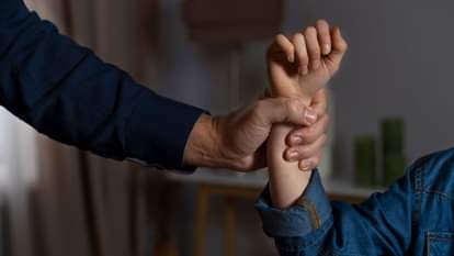 कोलकाता के लॉ कॉलेज में छात्रा के साथ सामूहिक दुष्कर्म की वजह आई सामने।