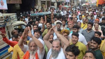 श्रद्धालुओं की भीड़