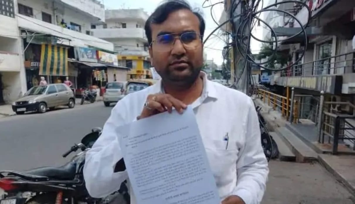 Kanpur Complainant reached DM with a bribe cheque got registry approval in four hours made this allegation