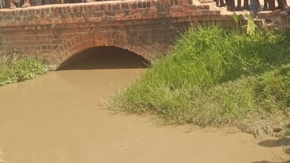 UP Minor girl wearing only vest her underwear and palazzo missing body shown first to grandmother in unnao