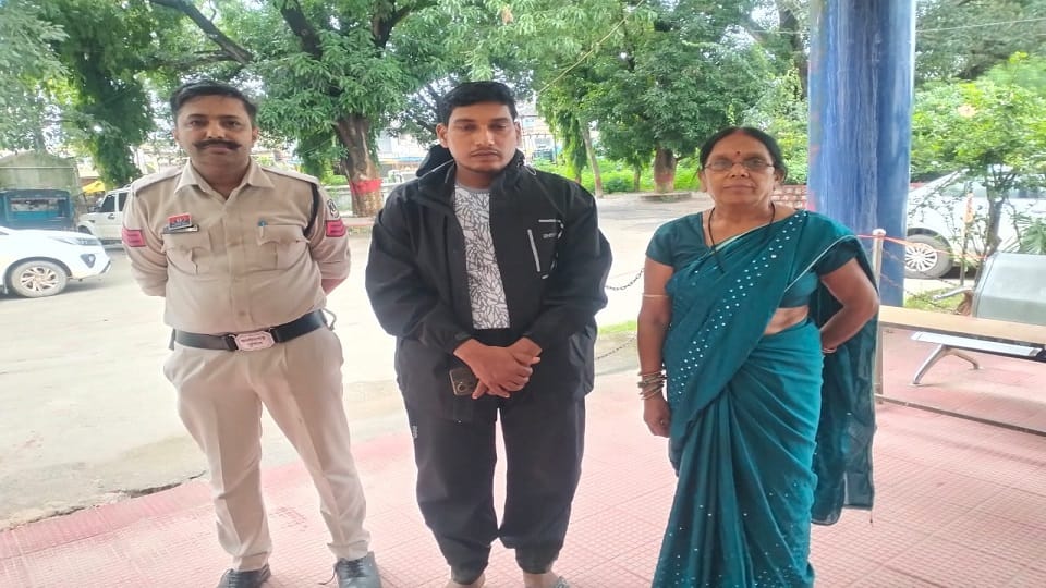 Operation Muskaan again became a ray of hope police saved a woman life sent 119 people home in Jashpur