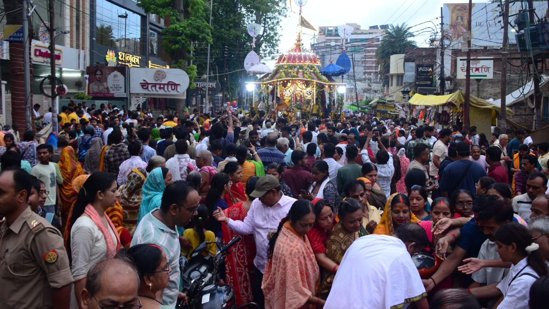 Rathyatra 2025 Lord Jagannath who left for Manfer was welcomed by Lord Indra devotees hailed him