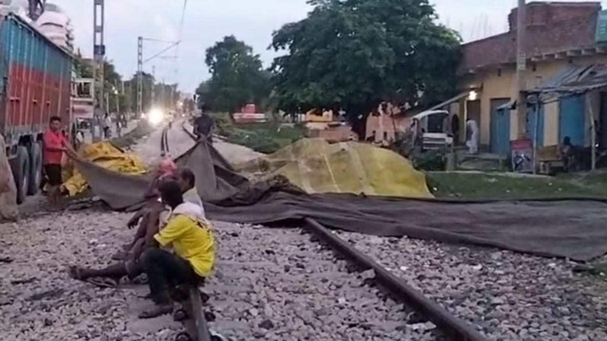 Tracks inviting accidents as soon as the train passes a market is set up on the track
