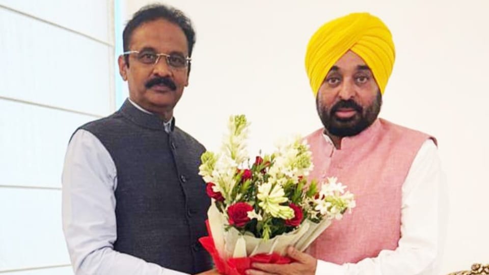 MP Ashok Mittal met Chief Minister Bhagwant Mann congratulated on victory in Ludhiana by-election