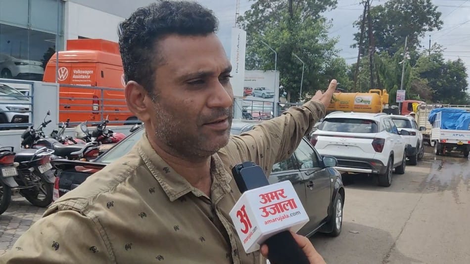 Indore News Traffic Jam on Indore Dewas bhopal Road