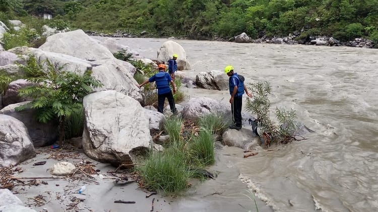 Rudraprayag Bus Accident: हादसे में लापता एक युवती का शव मिला, मृतकों की संख्या हुई पांच, रेस्क्यू ऑपरेशन जारी