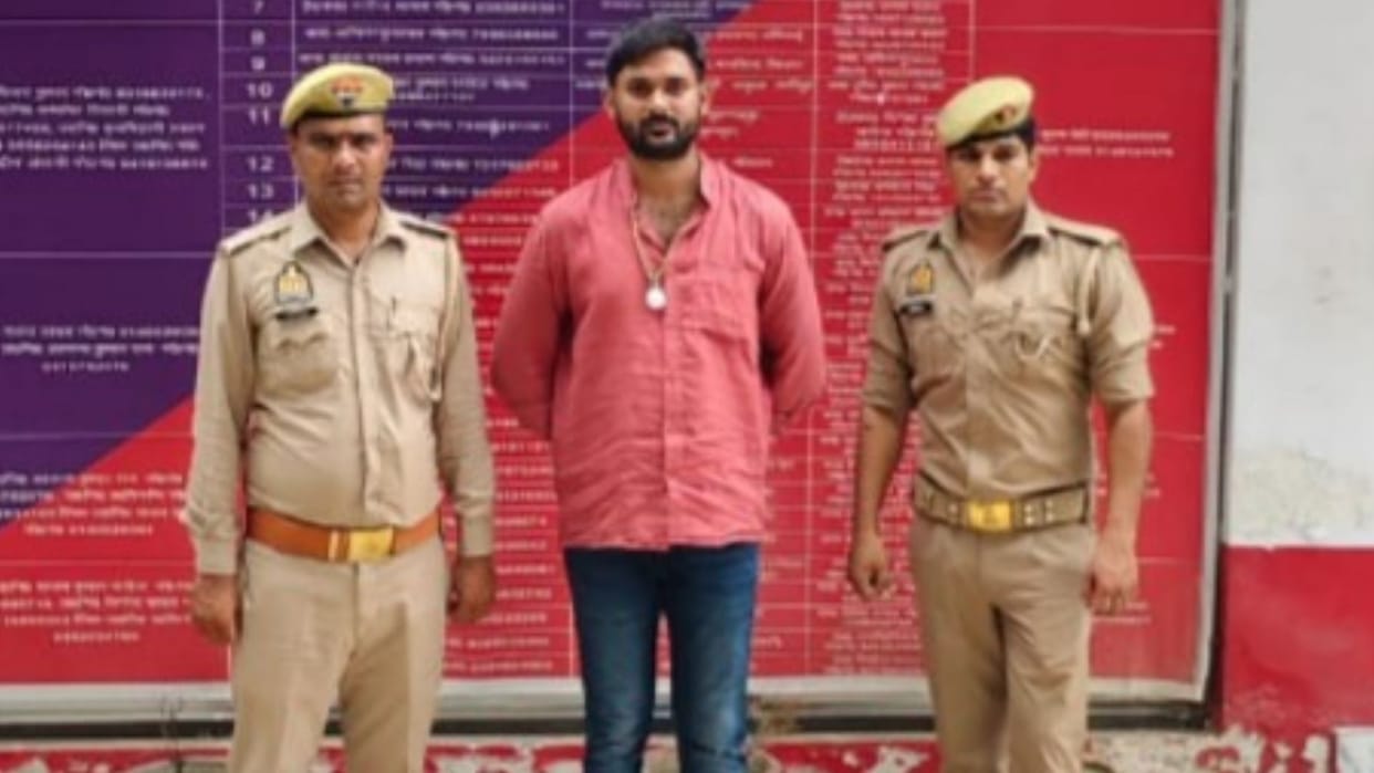 Mirzapur police arrested person with bounty of 25 thousand case filed in six police station