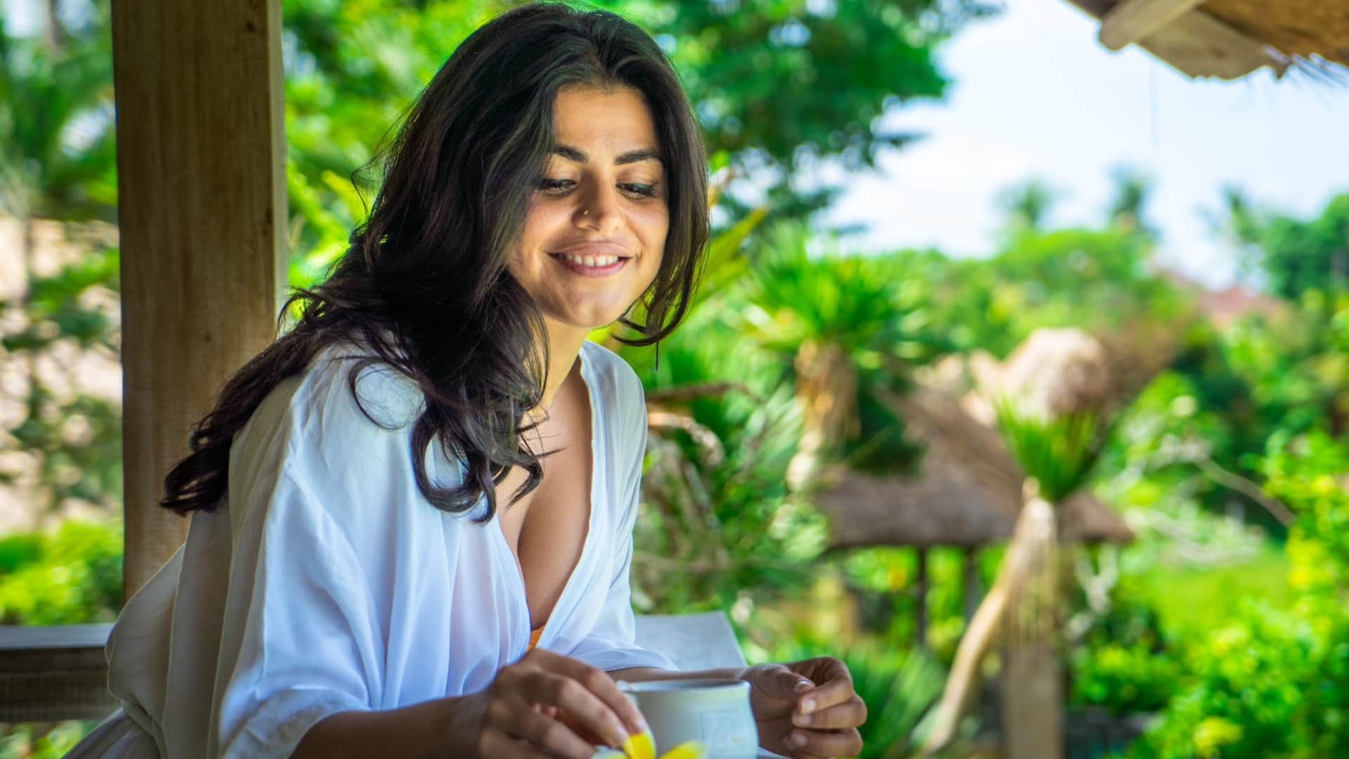 Shenaz Treasury celebrated happy birthday Ishq Vishk actress and travel vlogger VJ