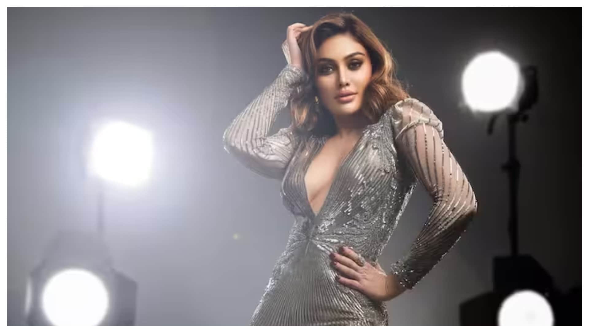 shefali jariwala death news actress bold looks goes viral on internet
