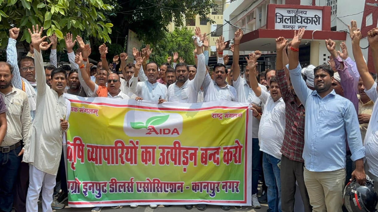 Kanpur: Fertilizer, seed and pesticide traders kept their shops closed in protest against raids