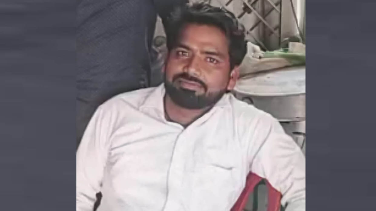Kanpur: Pothole on the road took the life of a mason riding a bike