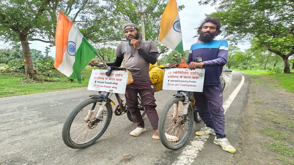 Two brothers traveled to 12 Jyotirlingas and four Dhams by bicycle in GPM