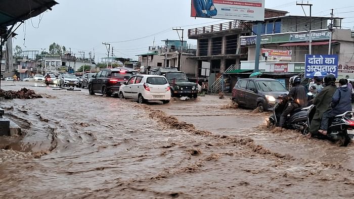 Dehradun Rainfall: Flood-like situation in Bhaniyawala and Athurawala due to overflowing of rain drains, highw