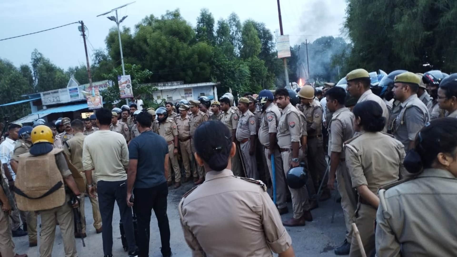 Bhim Army workers got angry after MP Chandrashekhar was put under house arrest, vandalised police vehicles