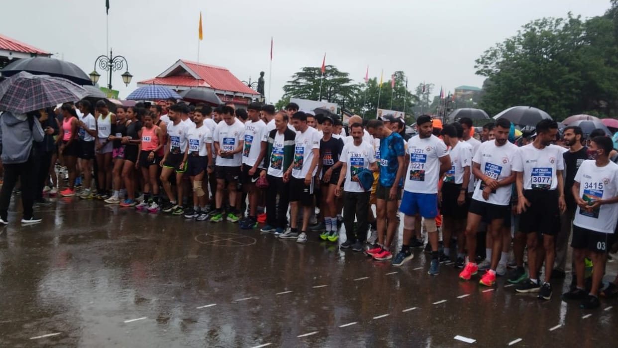 Shimla Governor Shiv Pratap Shukla flagged off 12th Half Marathon Organized by Himachal Pradesh Police