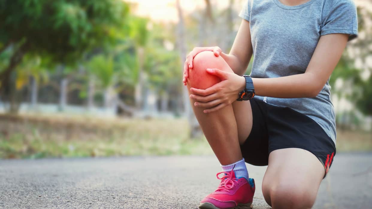 Knee Pain While Sitting or Standing Try These Easy Home Remedies Ghutno ke Dard Ka Upay