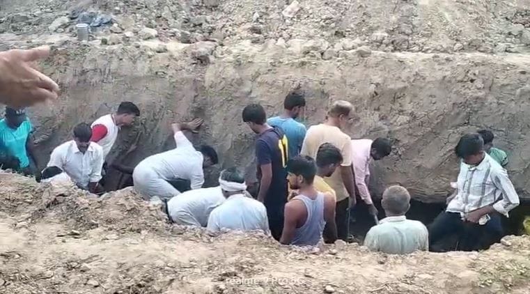 dozen people stuck under soil in rajasthan border village