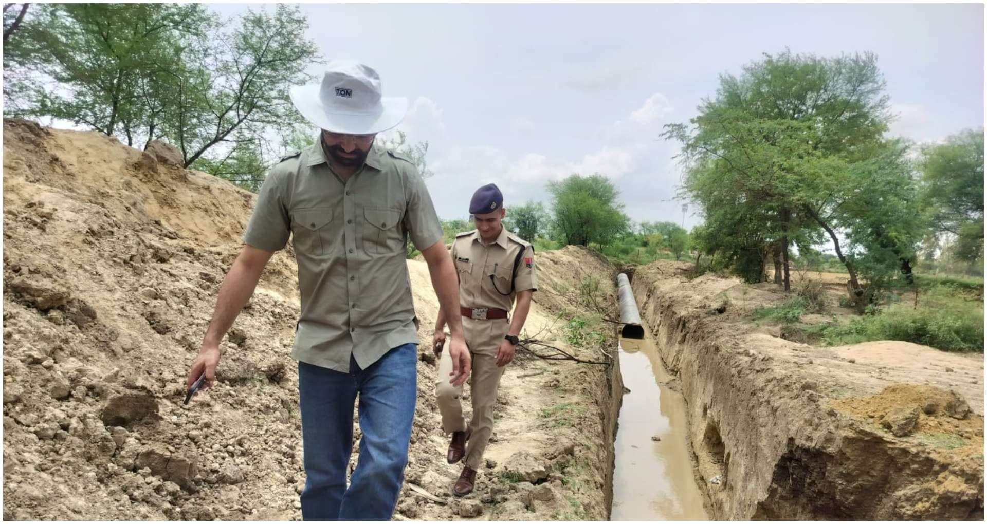 मौके पर मौजूद पुलिस