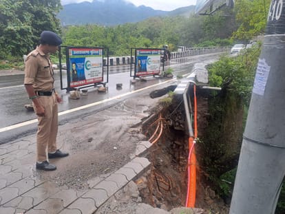 Dehradun Weather Two-storey house collapsed in Masjid Colony after Rainfall water filled on roads