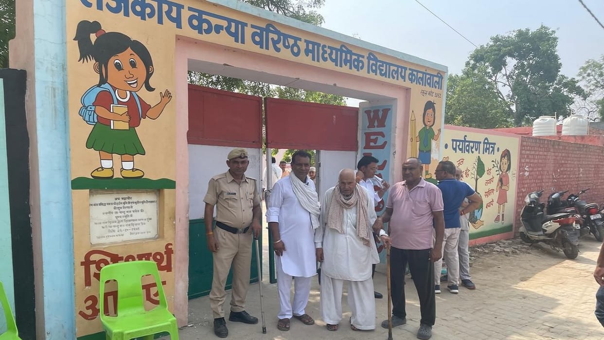 Voting continues in Kalanwali Nagar Palika elections in Sirsa Tough competition between BJP and Congress