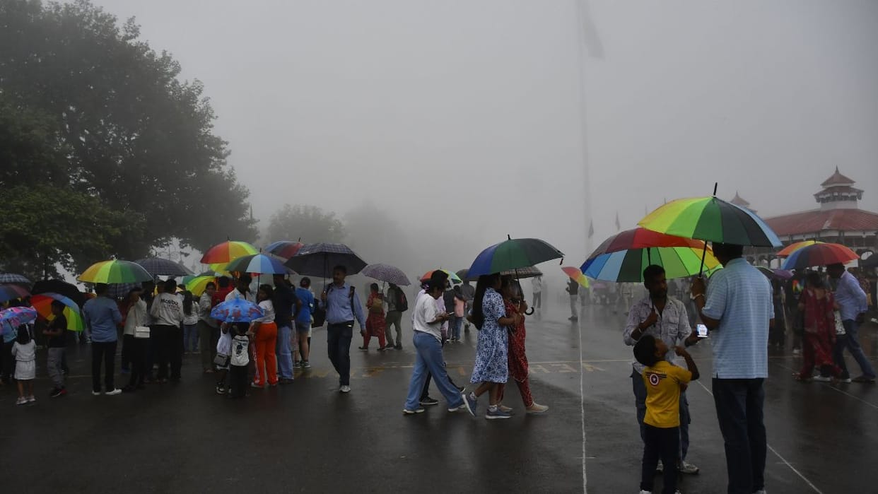 Himachal Weather Red alert for heavy rains in four districts appeal not to go near rivers and streams
