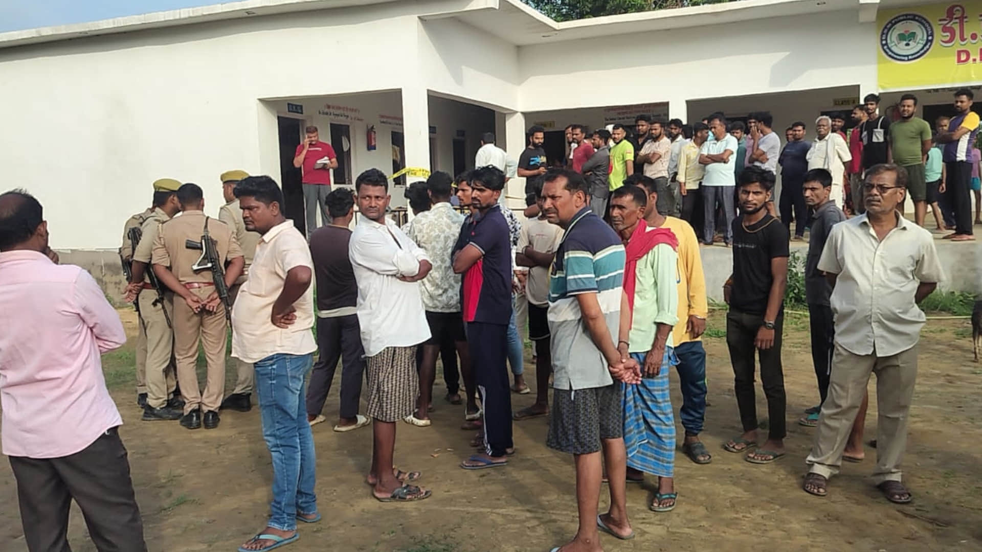 school director Murder in Deoria Axe found 100 meters away no enmity, no dispute method of murder is questions