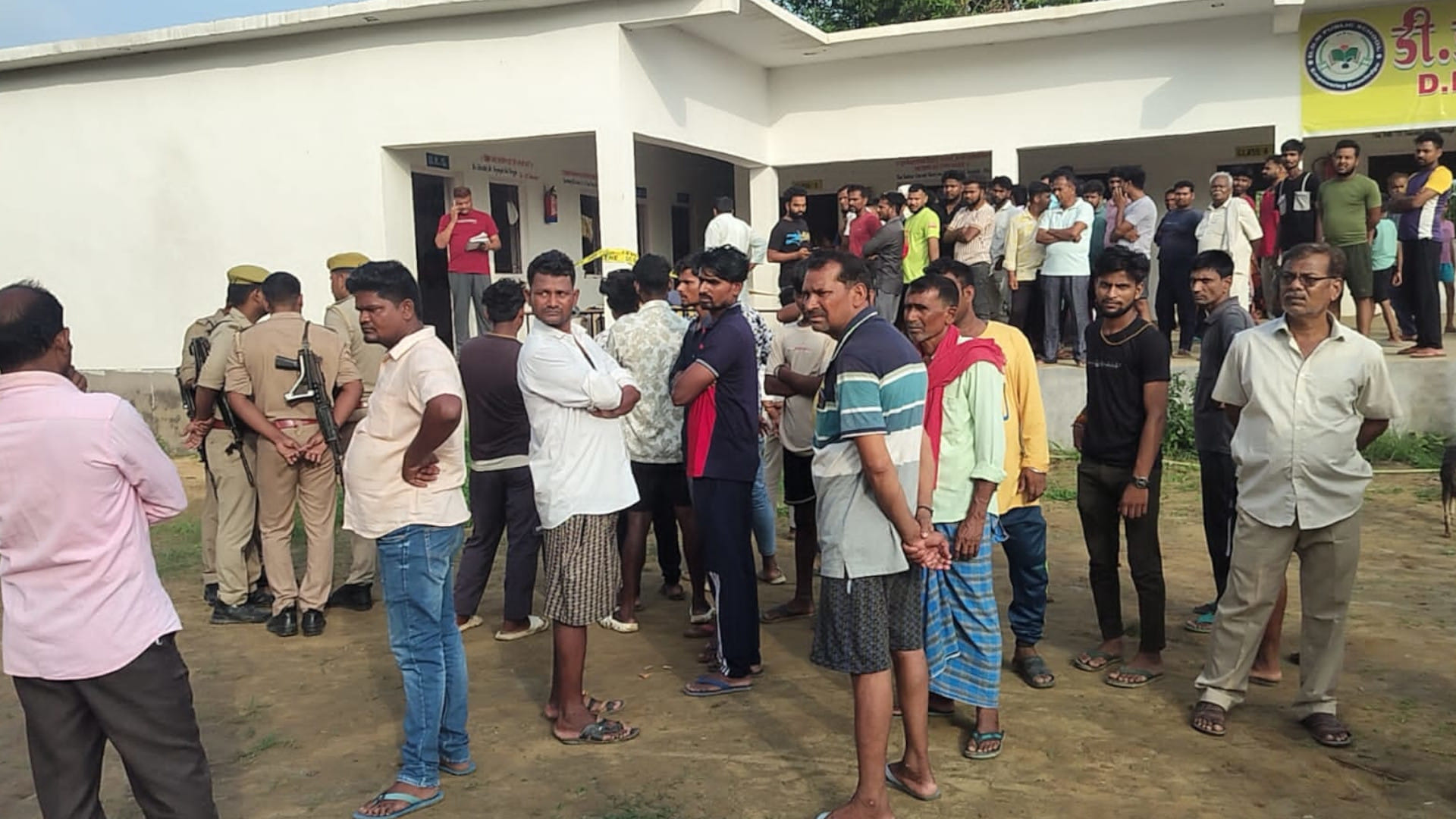 school director Murder in Deoria Axe found 100 meters away no enmity, no dispute method of murder is questions