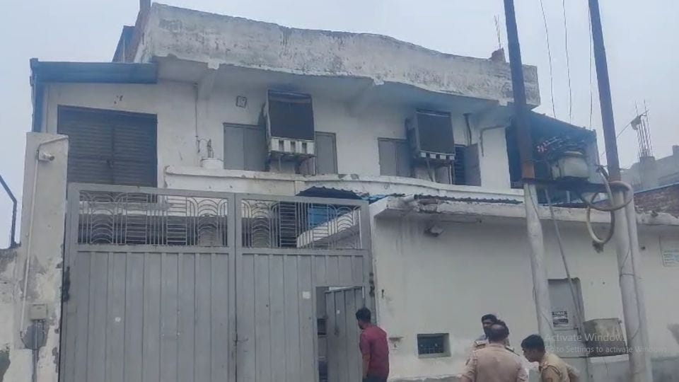 A worker died after falling from roof of a thread factory in Ghaziabad