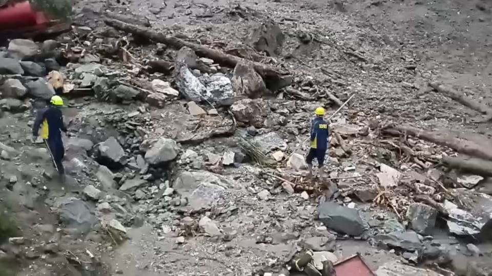 Cloudburst causes devastation in Uttarkashi Silai Band Labourers who survived the flood narrated their ordeal