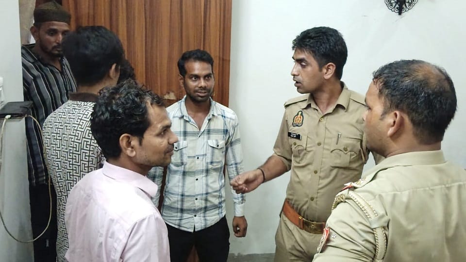 Meerut: A young man shot himself while making a video call with his girlfriend