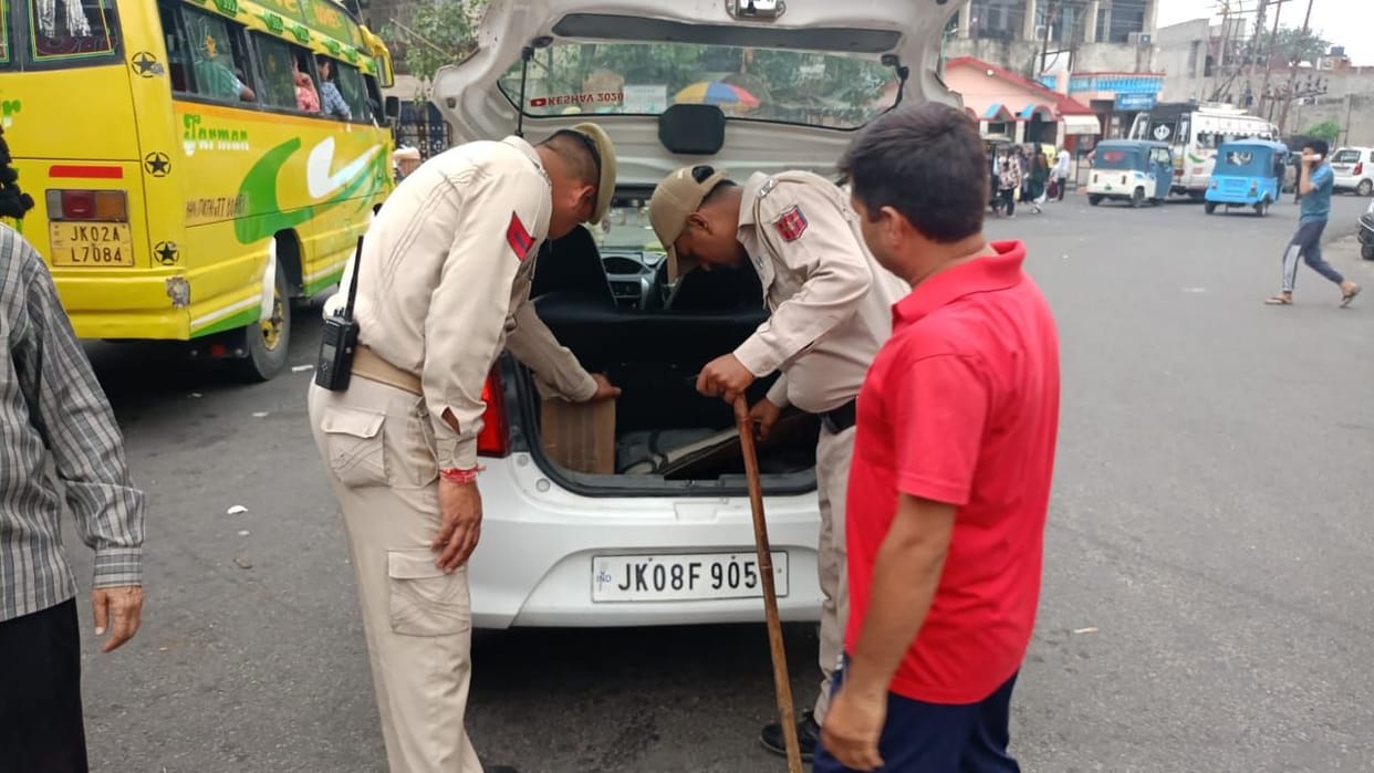 Amarnath Yatra 2025: Devotees will travel in a security convoy from Lakhanpur to Jammu, strict monitoring at e