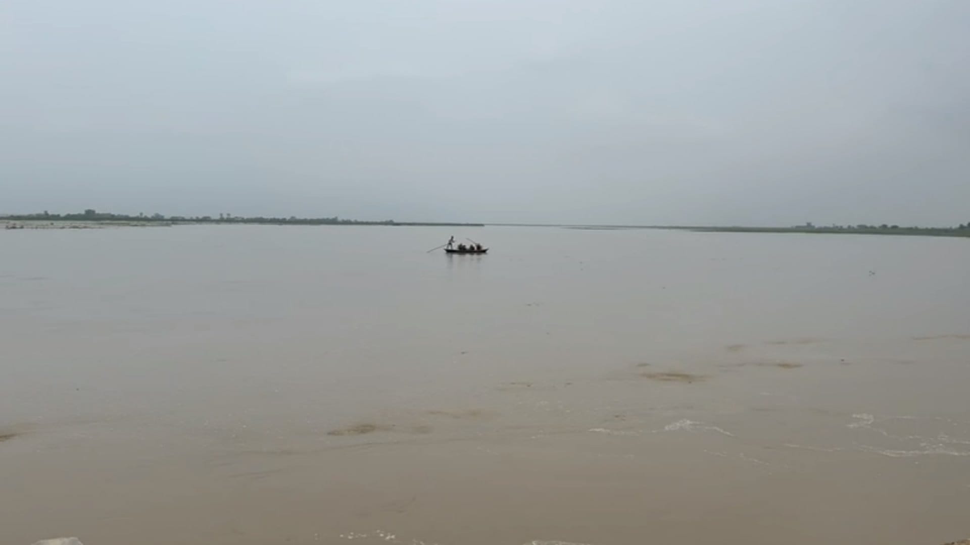 Bahraich: Saryu showed its fierce form... After destroying houses, 100 bighas of crops also got submerged