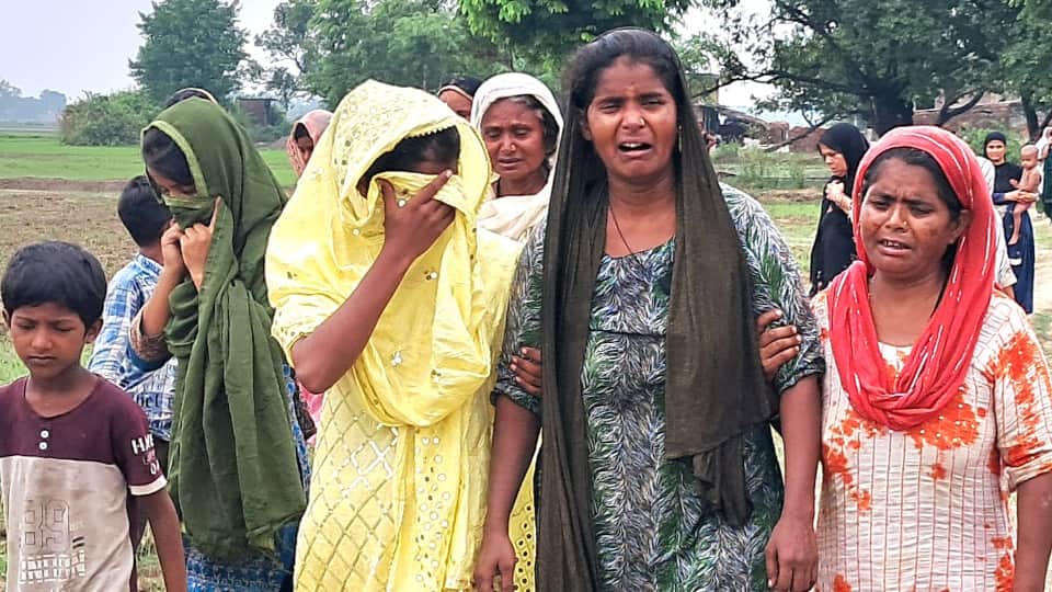 Innocent girl was sieved by dogs by scratching whole body In basti