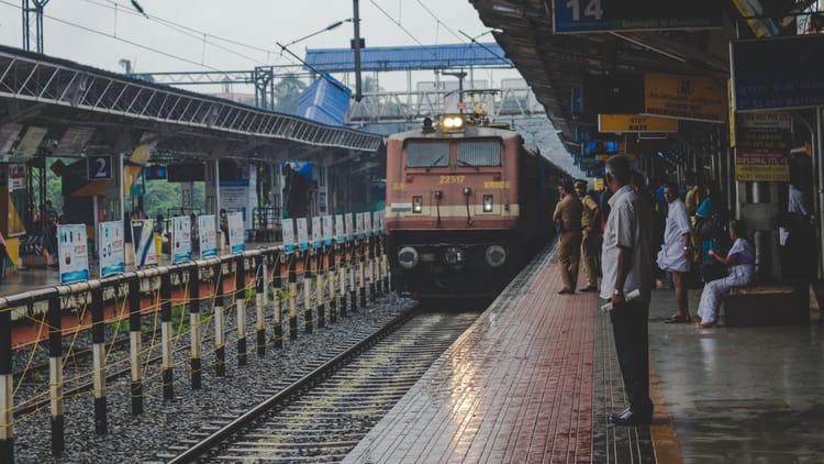 Bihar: दानापुर मंडल में बड़ा रेल ब्लॉक: कई ट्रेनें रद्द, कई के रूट बदले, चेक करें अपनी ट्रेन का स्टेटस