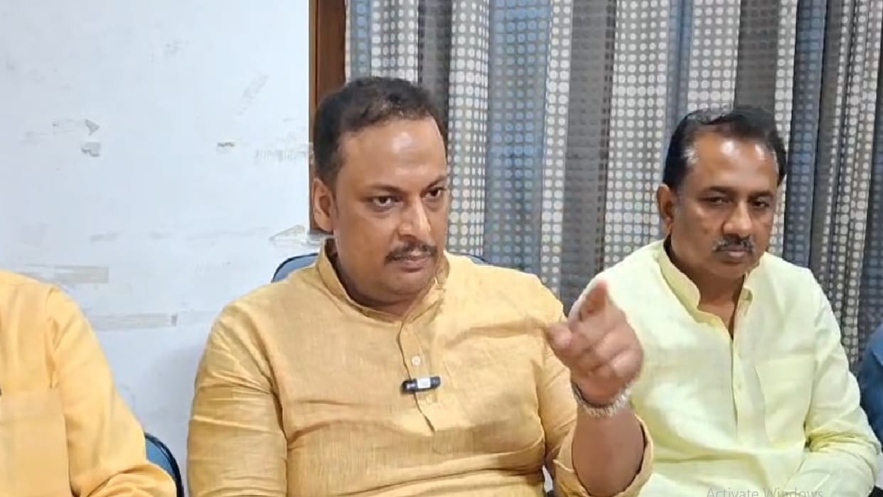 MLC Pranshudutt Dwivedi said Akhilesh Yadav hates Brahmins