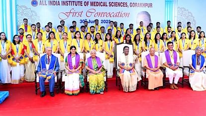 President Draupadi Murmu attended the first convocation of AIIMS Gorakhpur