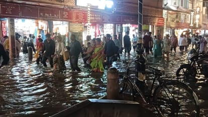 UP Weather news 68.5 mm rain in Banaras in two and one half hours such heavy rain after four years