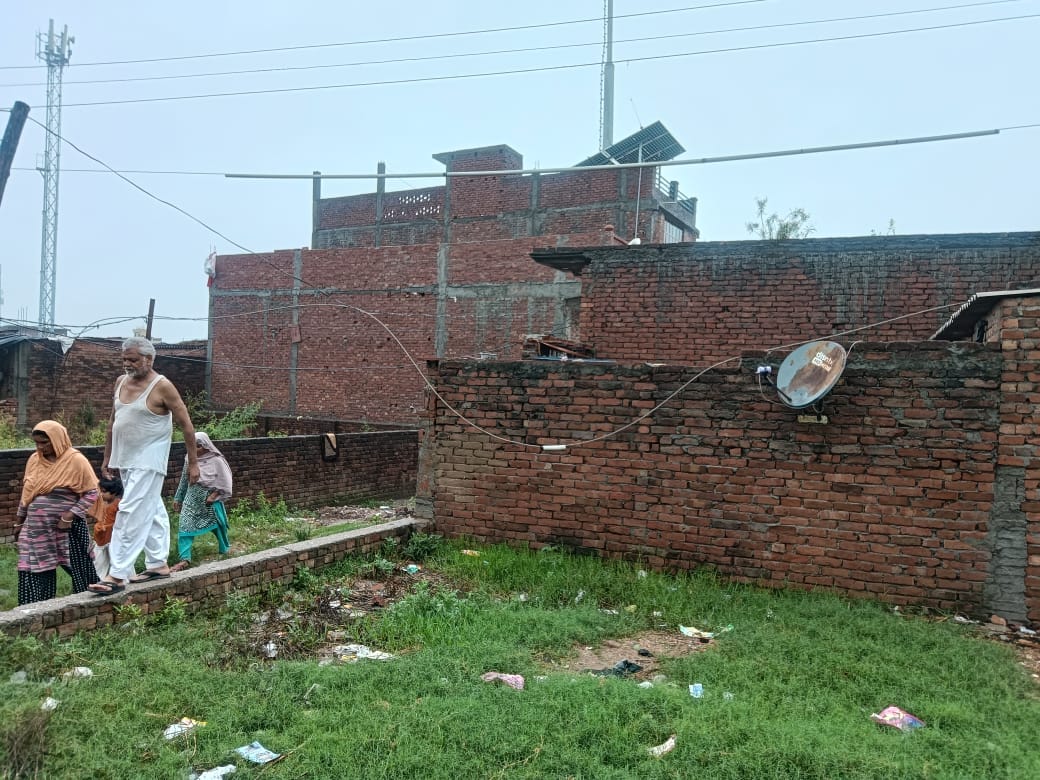 HT line wire broke and fell, electrical appliances of many houses got burnt