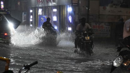 UP Weather news 68.5 mm rain in Banaras in two and one half hours such heavy rain after four years