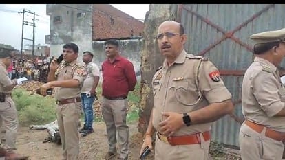 Meerut: Meda team arrived to demolish illegal colony, machine driver died due to electric shock