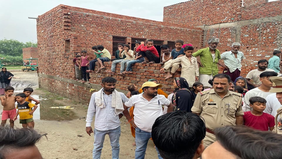 Three cows died due to electric shock uproar