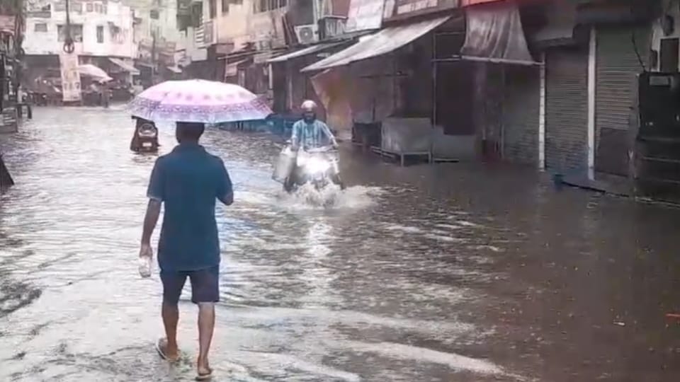 Monsoon Hits Meerut with 119 mm Rainfall, Streets Flooded and Farmers Relieved