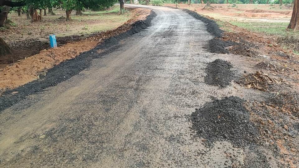 निर्माण कार्यों में पलीता लगाते ठेकेदार