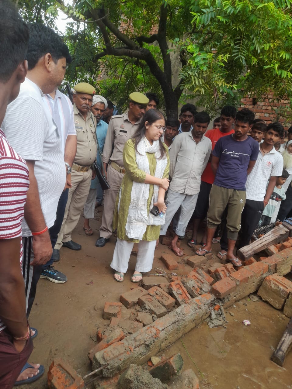 Old woman died after her house collapsed during rains, SDM assured all possible help