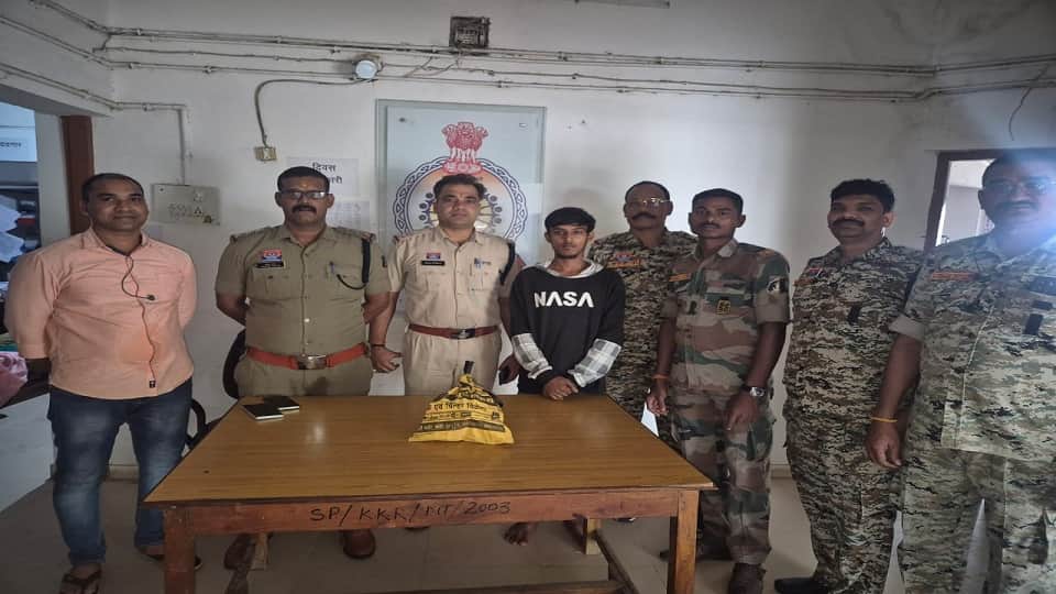 पुलिस की गिरफ्त में आरोपी