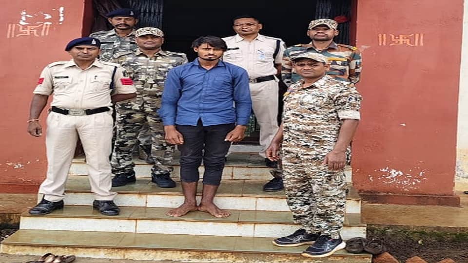 पुलिस की गिरफ्त में आरोपी
