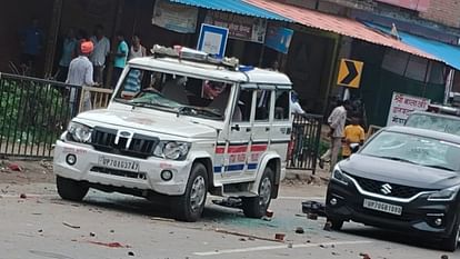 Prayagraj riots 16 photos Police vehicles vandalised and set on fire bricks and stones were thrown full story