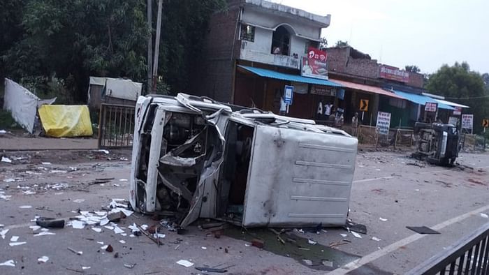 Prayagraj riots 16 photos Police vehicles vandalised and set on fire bricks and stones were thrown full story